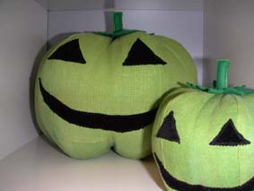 Dessa båda gröna pumpor har jag gjort på Kunnaklara hantverkskooperativ.